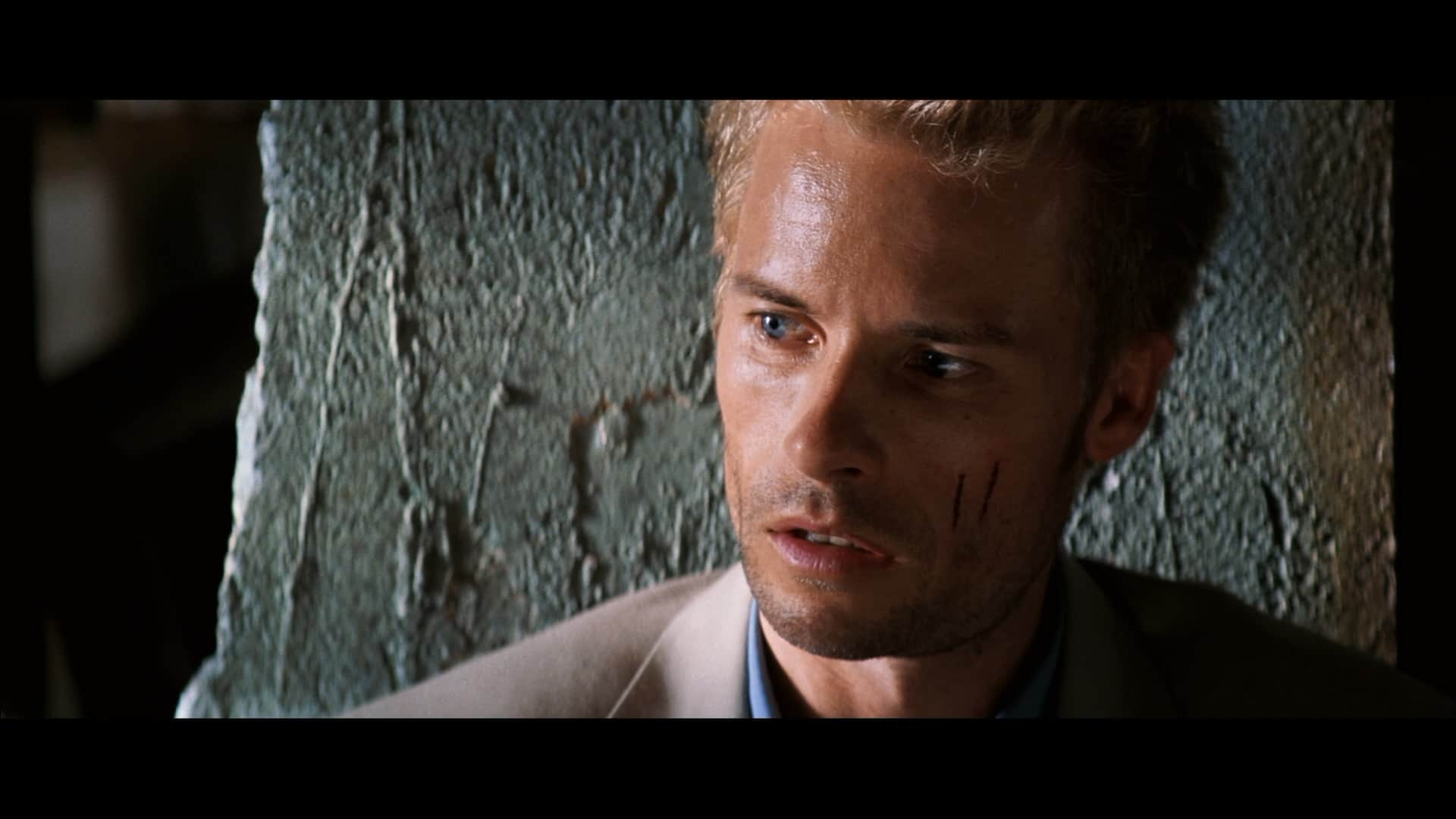 [记忆碎片].Memento.10th.Anniversary.Special.Edition.2000.BluRay.1080p.x265.10bit.jpg