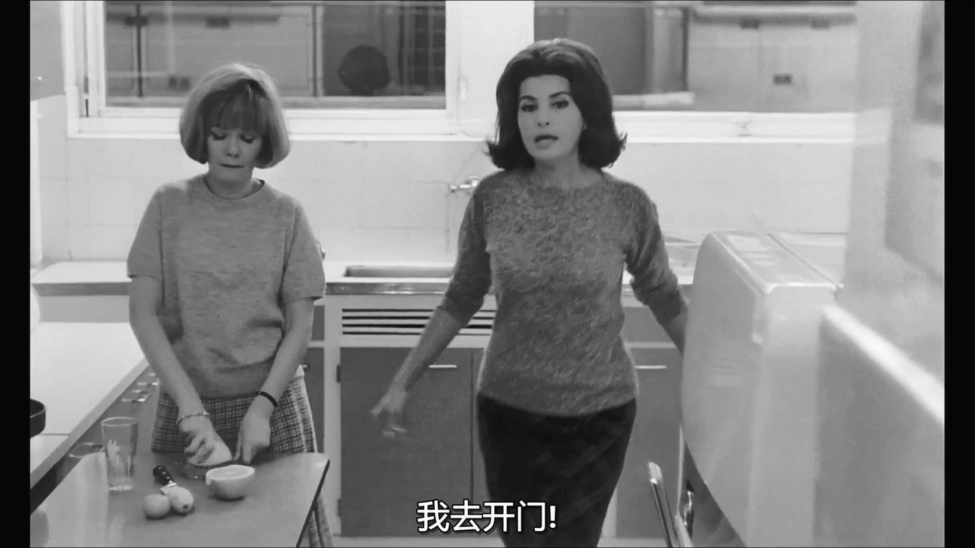 The.Soft.Skin.1964.1080p.friDay.WEB-DL.H264.AAC-YingWEB.mkv_20231011_143930.736.jpg