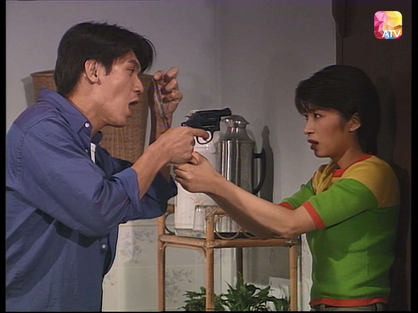 與狼共枕32.1998.WEB.2AC3.HKFACT.mkv_20231201_230004.136.jpg