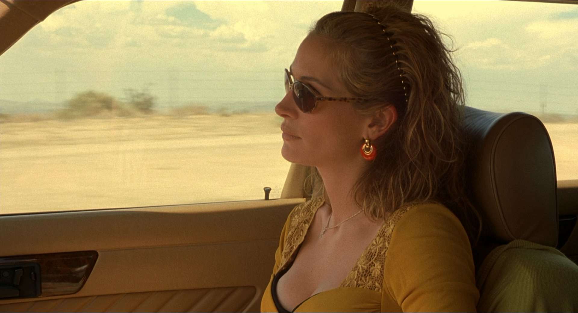 Erin.Brockovich.2000.BluRay.1080p.x265.10bit.DDP5.1.MNHD-FRDS.mkv_20231203_201621.295.jpg