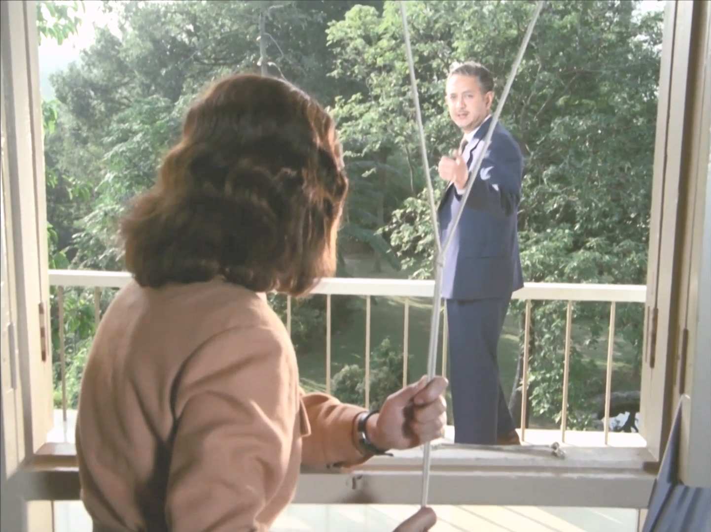 沙漠驼铃 [1978] 主演 焦晃.王惠.梁波罗.潘虹.mp4_20240618_212745.522.jpg