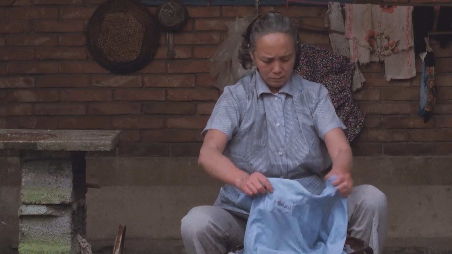 爱在别乡的季节.Farewell.China.1990.WEB-DL.1080p.AVC.AAC-ZmWeb.mp4_20241025_150032.121.jpg